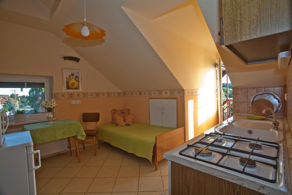 Margaret Apartman Egerszalók Pokój zdjęcie